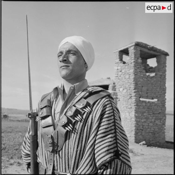 Présentation du 23e Régiment de Spahis.[Description en cours]