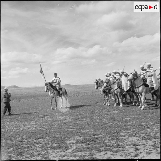 Présentation du 23e Régiment de Spahis.[Description en cours]