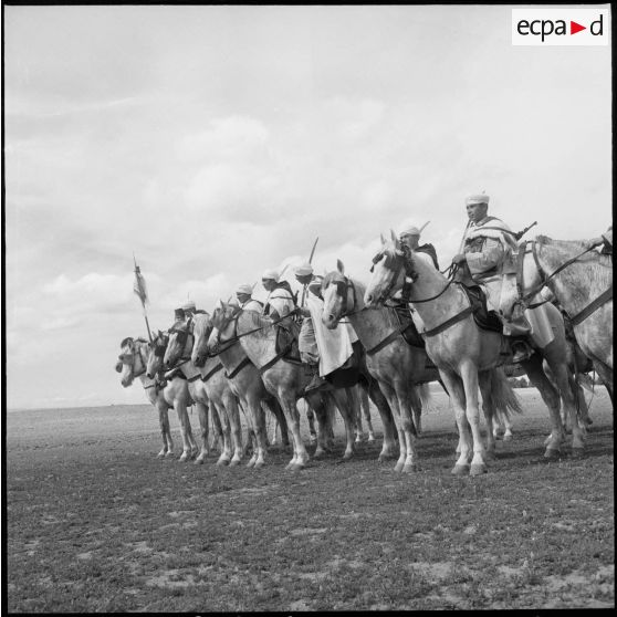 Présentation du 23e Régiment de Spahis.[Description en cours]