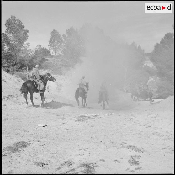 Présentation du 23e Régiment de Spahis.[Description en cours]