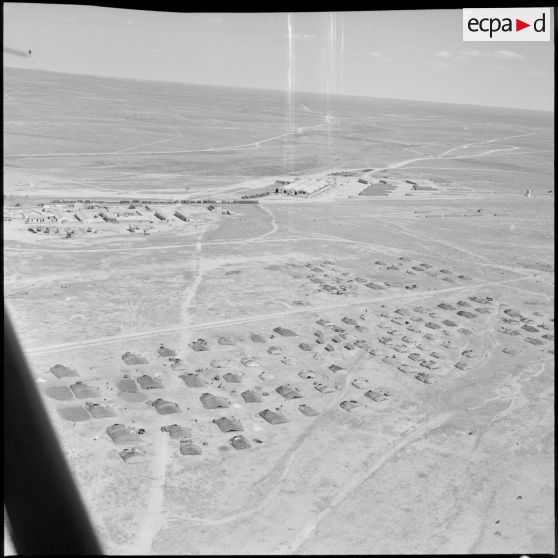 Vues aériennes de regroupements. [Description en cours]