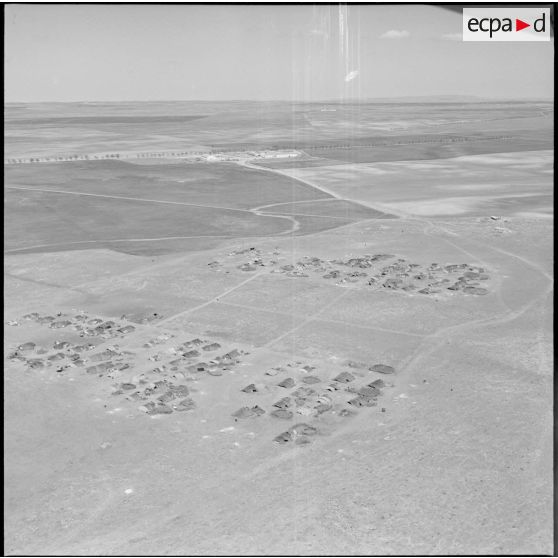 Vues aériennes de regroupements. [Description en cours]