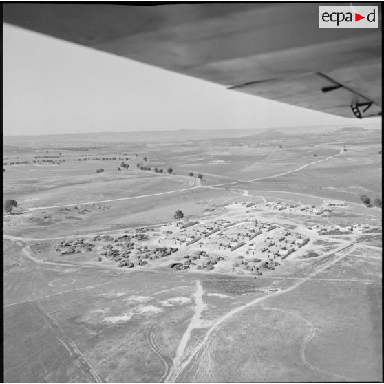 Vues aériennes de regroupements. [Description en cours]