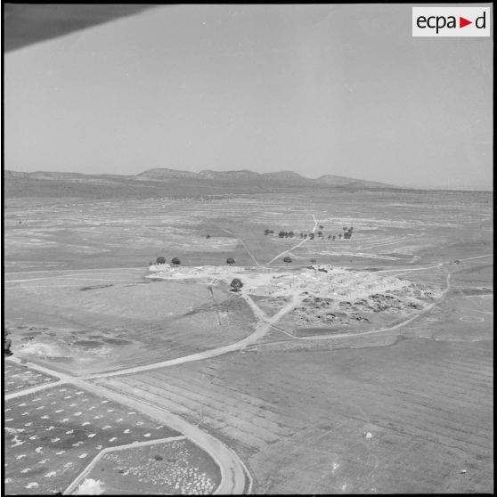 Vues aériennes de regroupements. [Description en cours]