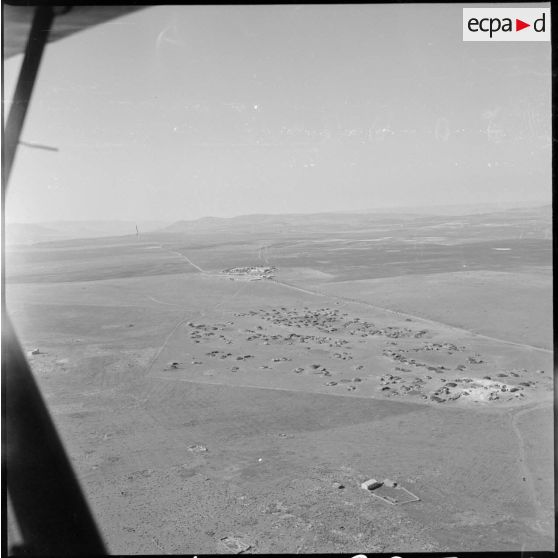 Vues aériennes de regroupements. [Description en cours]