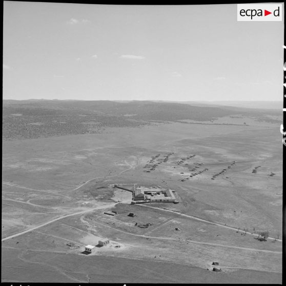 Vues aériennes de regroupements. [Description en cours]