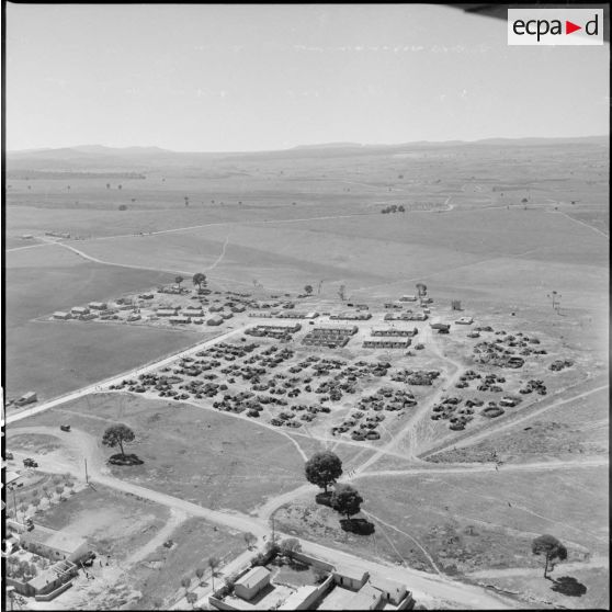 Vues aériennes de regroupements. [Description en cours]