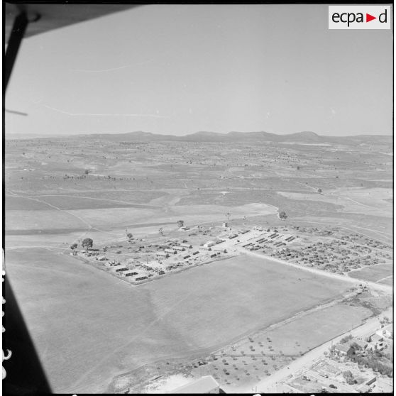 Vues aériennes de regroupements. [Description en cours]