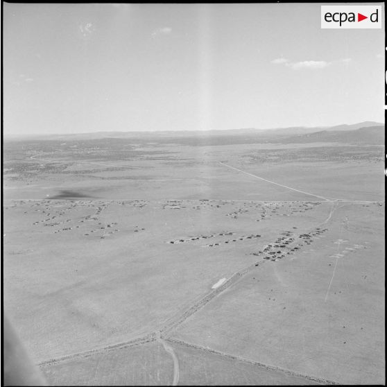 Vues aériennes de regroupements. [Description en cours]