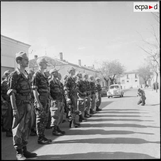 Prise d'armes à Saïda. [Description en cours]