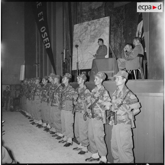 Conférence du colonel Bigeard à Saïda. [Description en cours]