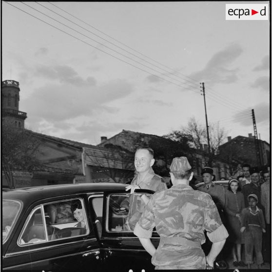 Conférence du colonel Bigeard à Saïda. [Description en cours]