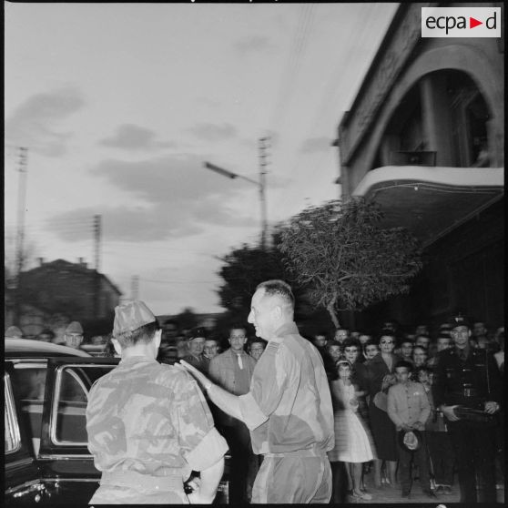 Conférence du colonel Bigeard à Saïda. [Description en cours]