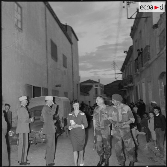 Conférence du colonel Bigeard à Saïda. [Description en cours]