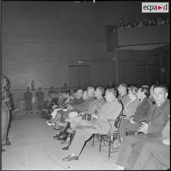 Conférence du colonel Bigeard à Saïda. [Description en cours]