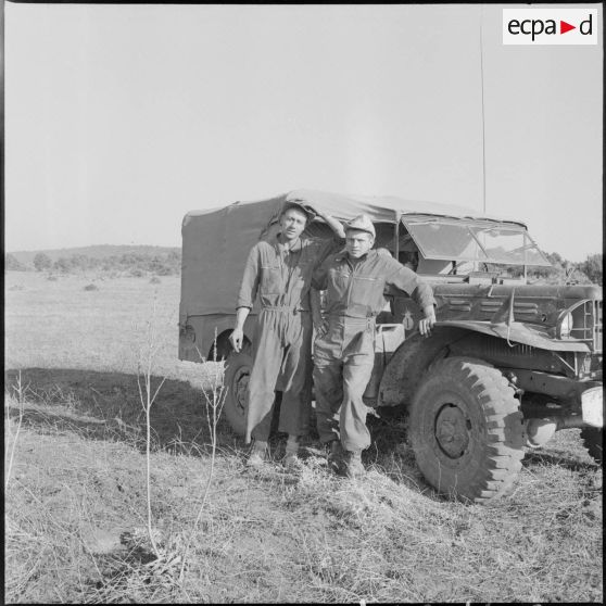 Rassemblement lors d'une opération dans le djebel. [Description en cours]