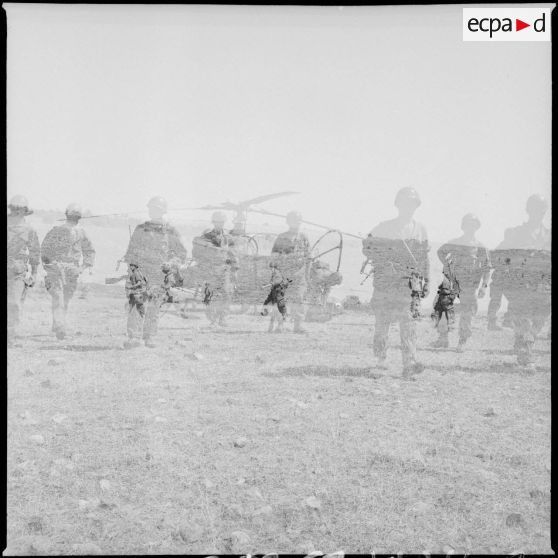 En opération dans le djebel. [Description en cours]