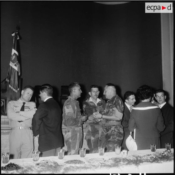 Réception des anciens du 3e RPC. [Description en cours]