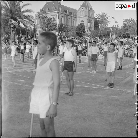 Enfants sportifs durant la fête des écoles à Saïda. [Description en cours]