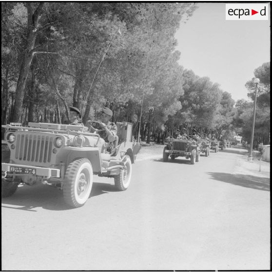 Défilé motorisé du 3e RPC à Sidi Ferruch. [Description en cours]