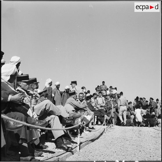 Autorités assistant aux célébrations sportives du regroupement de Cazorla. [Description en cours]