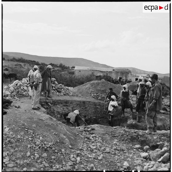 Chantier dans un regroupement. [Description en cours]