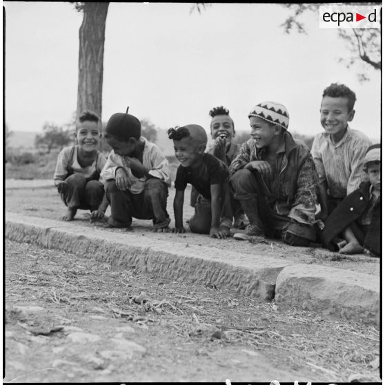 Jeux d'enfants. [Description en cours]