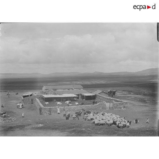 1617. Vue générale de la ferme Végien. [légende d'origine]