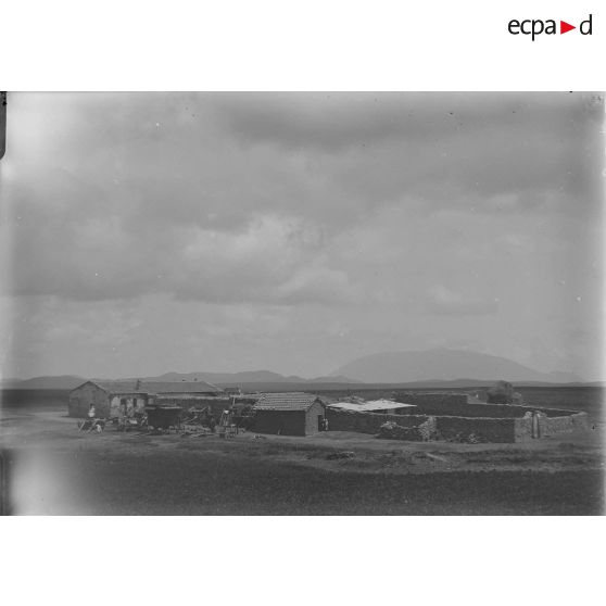 1618. Vue générale de la ferme Végien côté entrée. [légende d'origine]