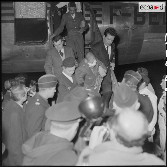 Arrivée des blessés d'Indochine à Orly.