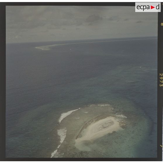 Vue aérienne de Moruroa-Hao[Description en cours]