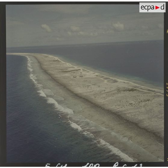 Vue aérienne de Moruroa-Hao[Description en cours]