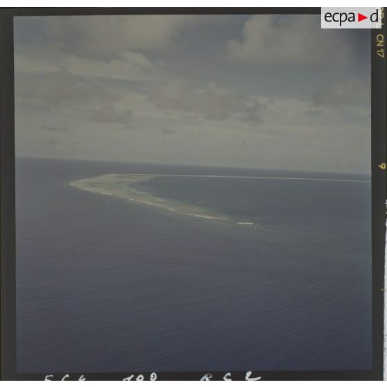 Vue aérienne de Moruroa-Hao[Description en cours]