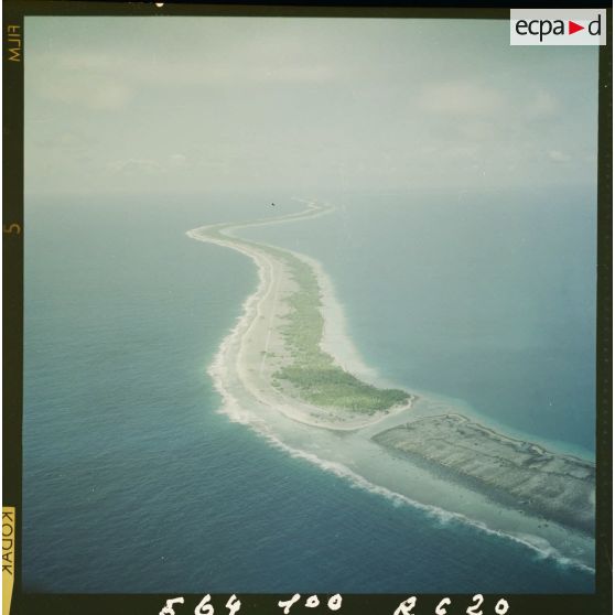 Vue aérienne de Moruroa-Hao[Description en cours]