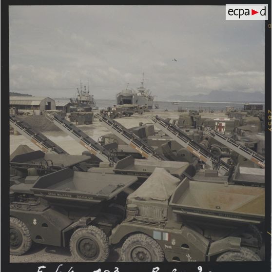 Parking de matériel à Faré Ute.[Description en cours]