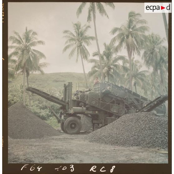 Chantiers dans la cocoteraie à Mahina.[Description en cours]