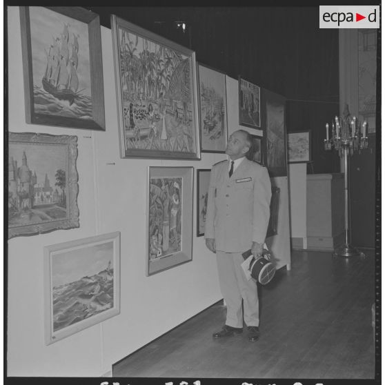 L'adjudant Jacques Landour de la gendarmerie d'Argentan (Orne) a présenté deux peintures sur la Polynésie au 22e salon de l'Armée au cercle national des Armées à Paris, exposition des peintres professionnels et amateurs des armées.