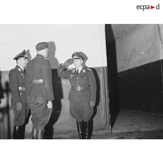 Une exposition de dessins et de peintures inaugurée par le général Ritter von Greim.