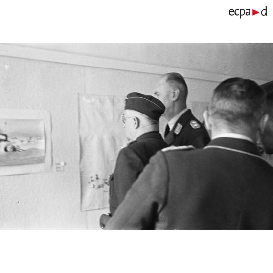 Une exposition de dessins et de peintures inaugurée par le général Ritter von Greim.