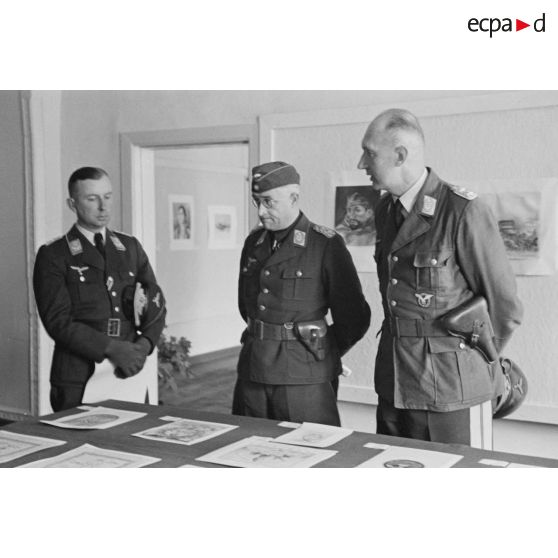 Une exposition de dessins et de peintures inaugurée par le général Ritter von Greim.