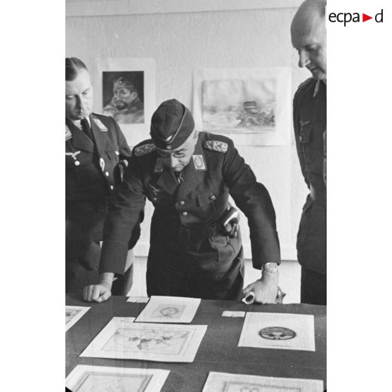 Une exposition de dessins et de peintures inaugurée par le général Ritter von Greim.