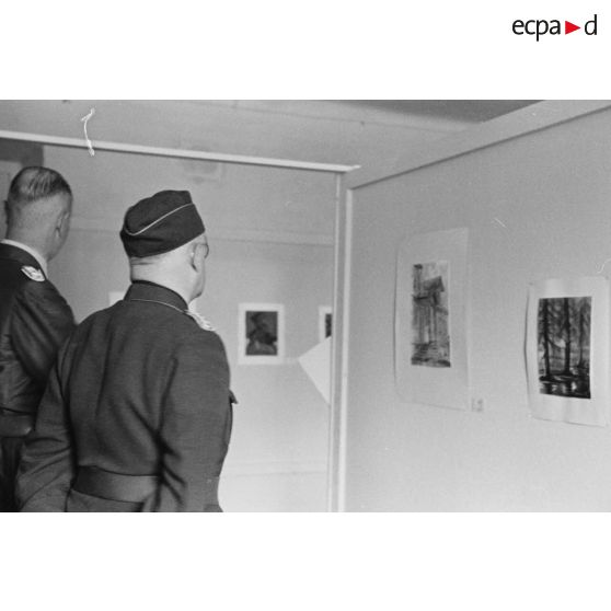 Une exposition de dessins et de peintures inaugurée par le général Ritter von Greim.