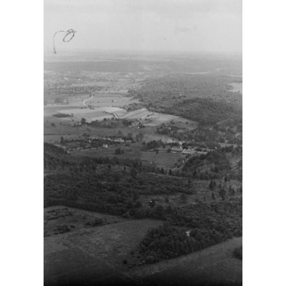 Survol de la région parisienne par des avions de chasse du Jagdfliegerschule 5.