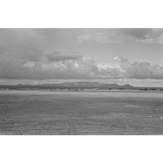 Nuages sur le terrain d'aviation d'Héraklion.