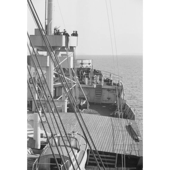 Artilleurs de la DCA (FlaK) à bord d'un briseur de blocus (Sperrbrecher).