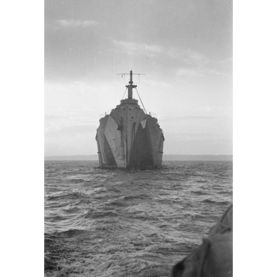 La proue d'un dragueur de mines baptisé Sperrbrecher (briseur de blocus).