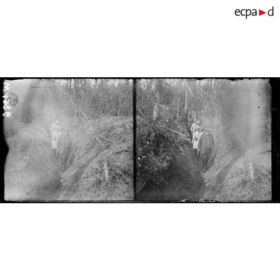 Le Plémont, Clemenceau visite une tranchée. [légende d'origine]