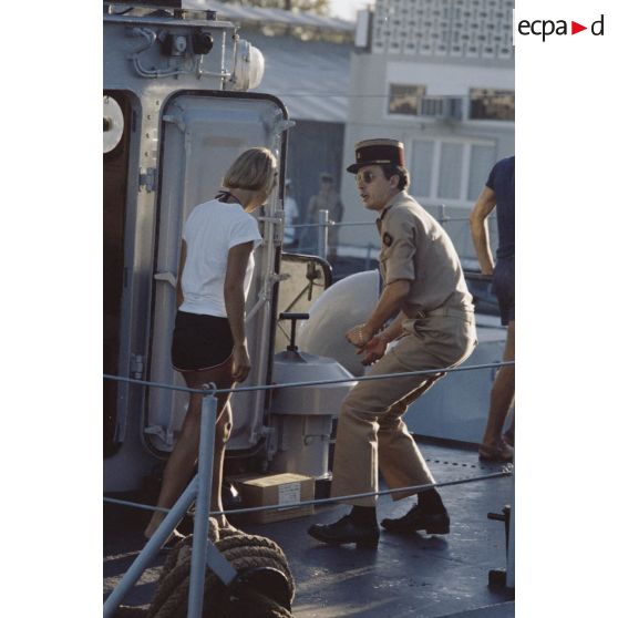 Sortie en mer pour une course de pirogues à l'île de Moorea. Personnel féminin à bord de la vedette de transport de personnel (VTP) P778 de la gendarmerie maritime.