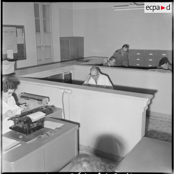 Sidi-Bel-Abbès. Hôpital Fernand Robert. Bureau du matériel.