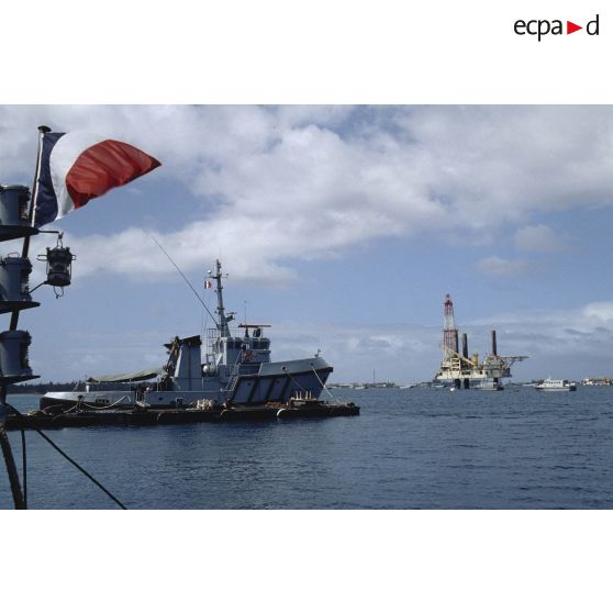 Remorqueur Maïto à quai. [Description en cours]